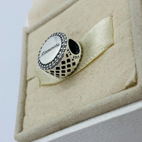 🔥🔥Pandora Minnesota Exclusive Showy Ladies Slipper State Flower Charm - Picture 3 of 7